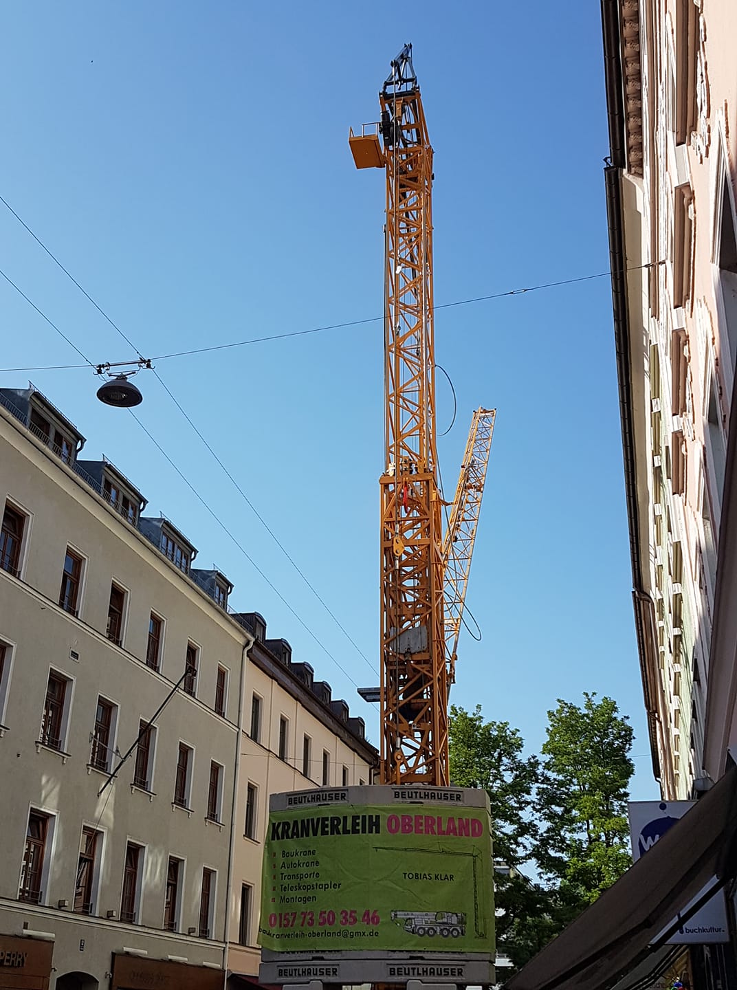 Demontage Liebherr 34K im Münchener Zentrum