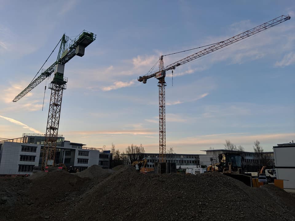 Liebherr 132 EC-HM in Hallbergmoos