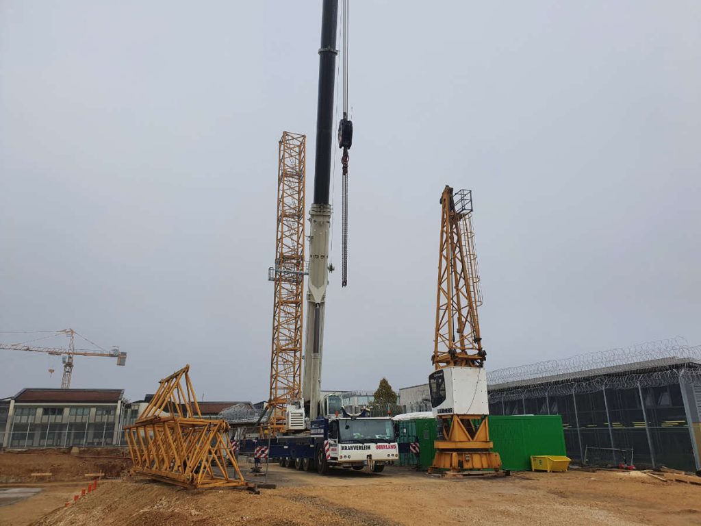 Liebherr 280 EC-H Montage