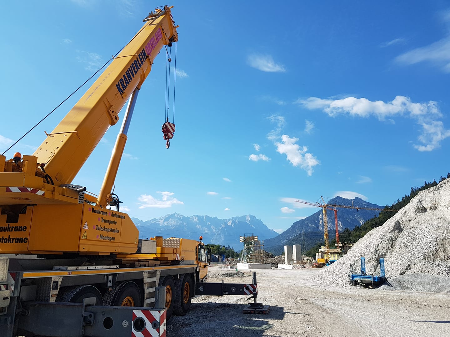 Autokraneinsatz beim Tunnel Oberau